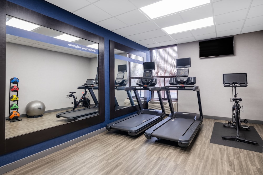 Hampton Inn Auburn - photo 23