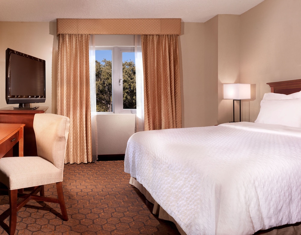 Embassy Suites by Hilton Austin Arboretum - photo 10