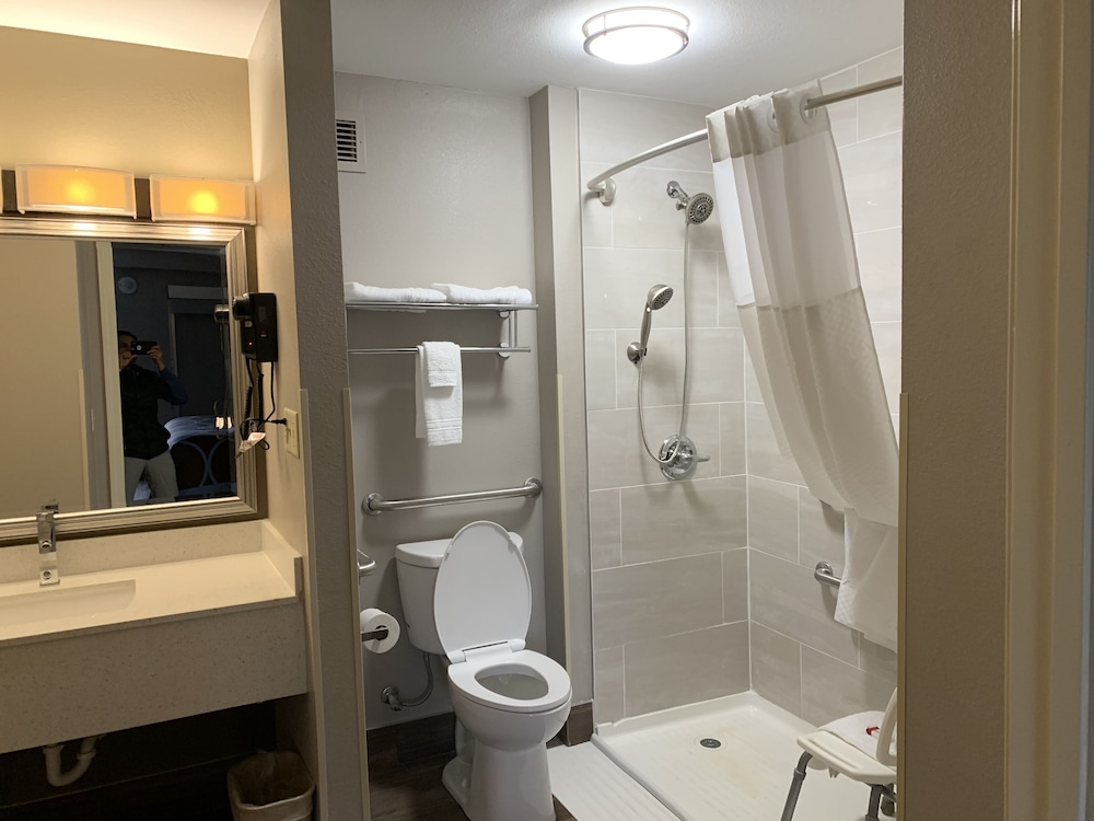Super 8 by Wyndham Cookeville - photo 10