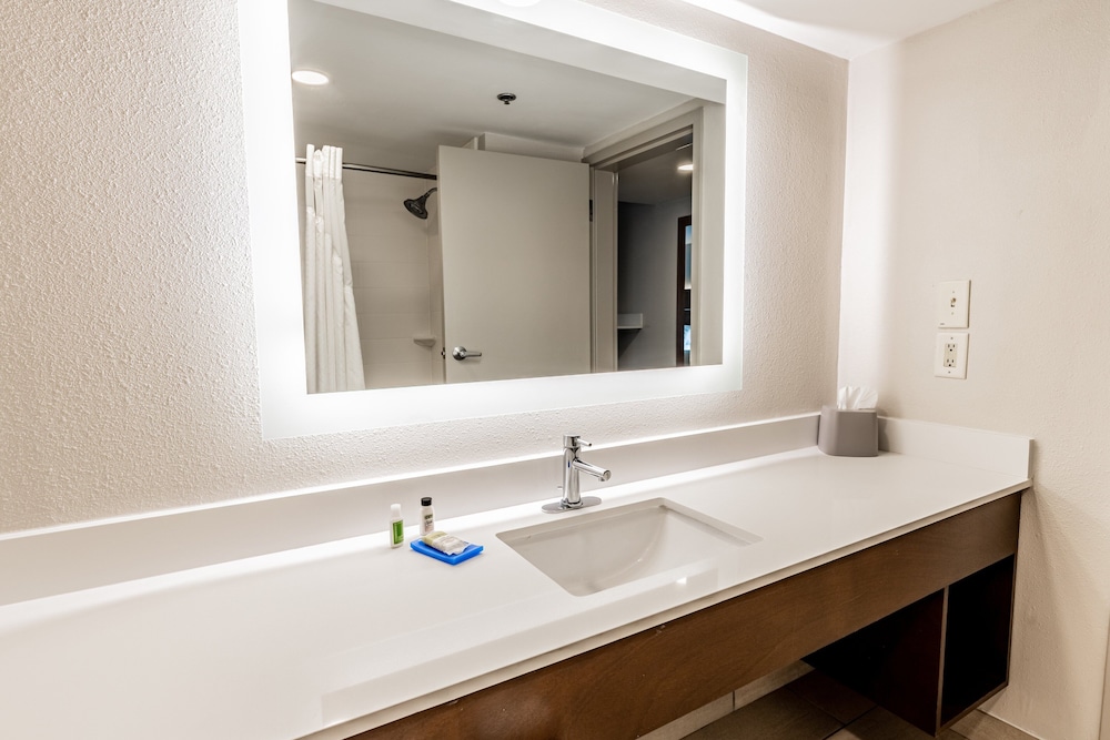 Holiday Inn Express Indianapolis South by IHG - photo 29