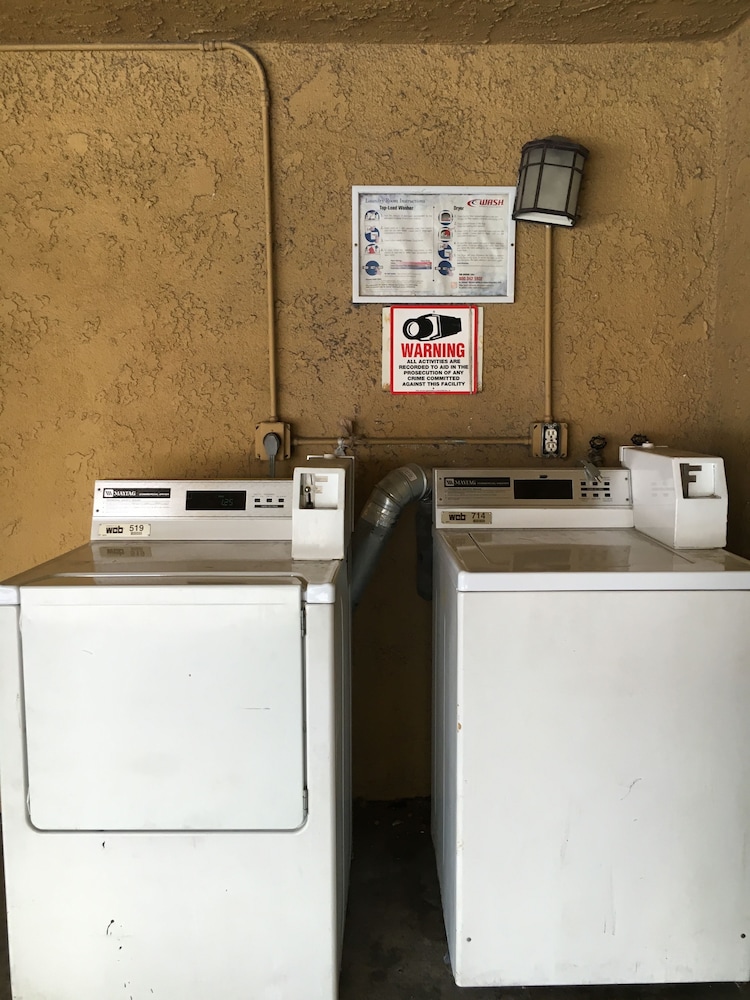 Riverside Inn & Suites - photo 42