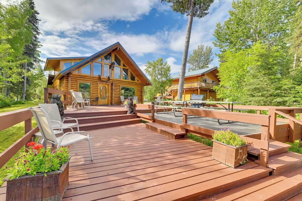 Soldotna Fishing Lodges with Dock on Kenai River — hotel in Soldotna