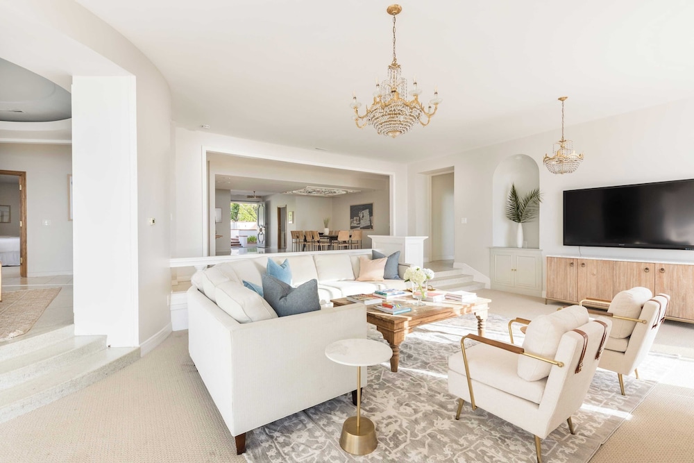 Vista by Avantstay Stunning Estate w Views of the Pacific Ocean Pool & Spa - photo 8
