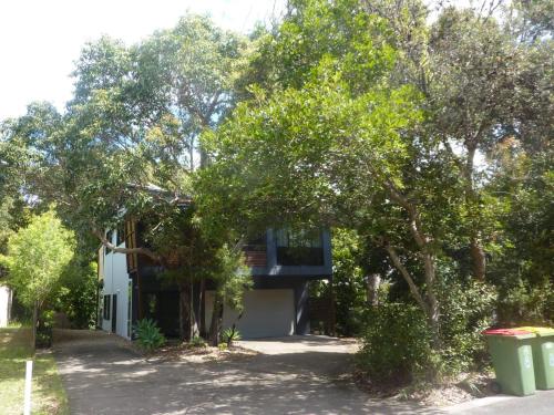 8 Belle Court Rainbow Shores — Rainbow Beach