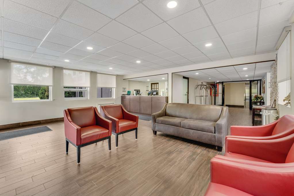 Red Roof Plus Easton - photo 5