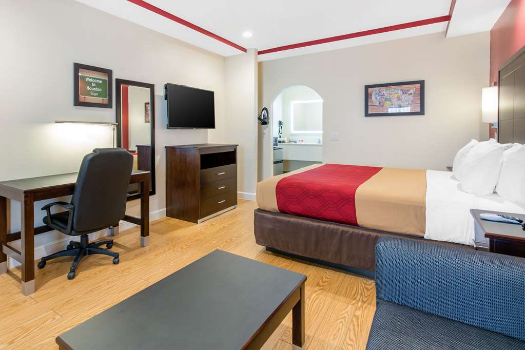 Econo Lodge Inn & Suites Houston Willowbrook - photo 30