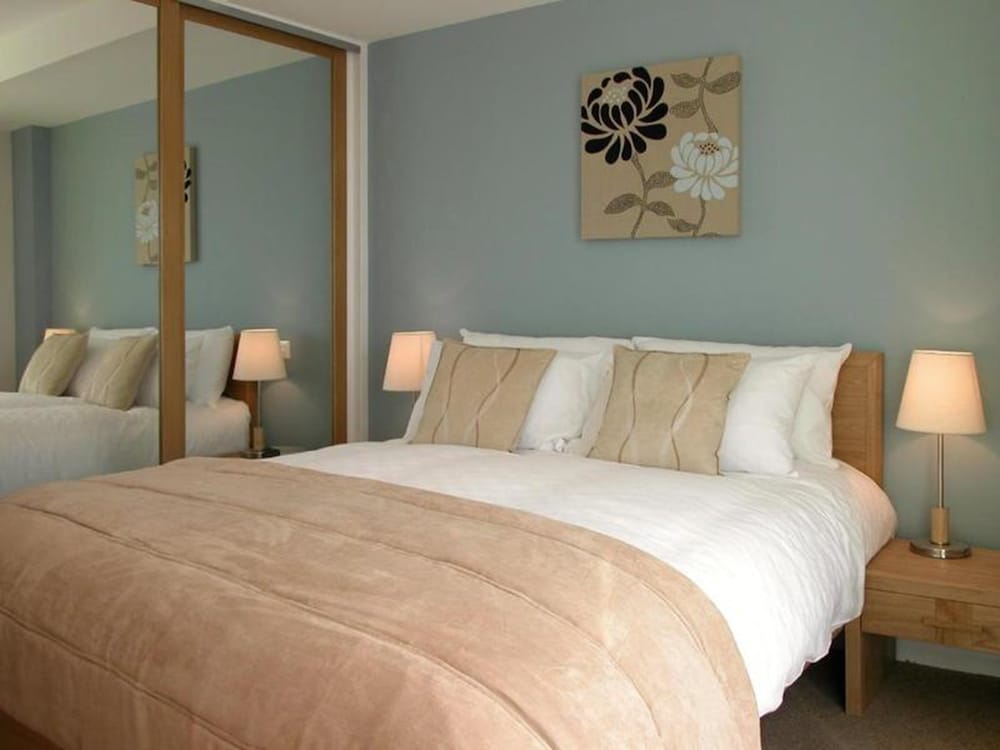 Liberty Wharf Apartments — 4-Star Luxury Hotel in Saint Helier, United Kingdom