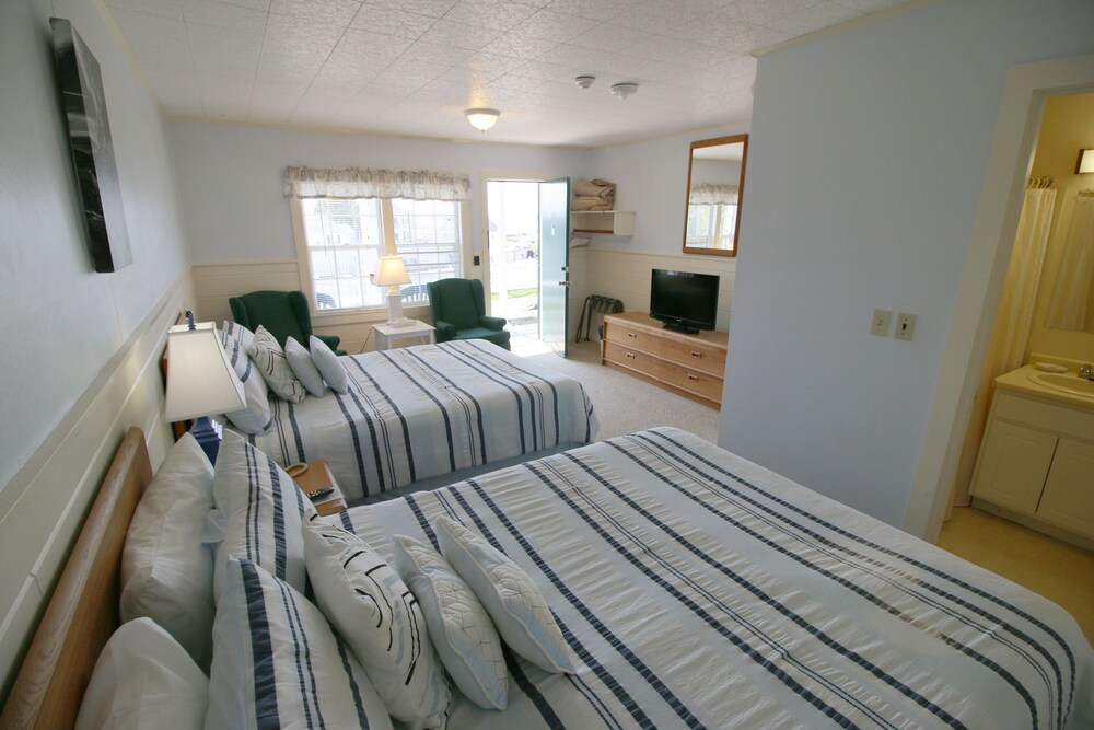Bluebird Ocean Point Inn - photo 34