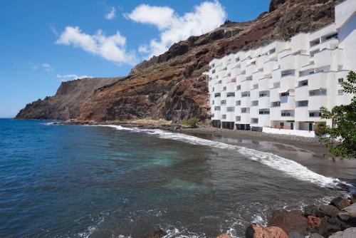 WONDERFUL Beach Apartment in Paradise — 4-Star Luxury Hotel in Santa Cruz De Tenerife, Spain