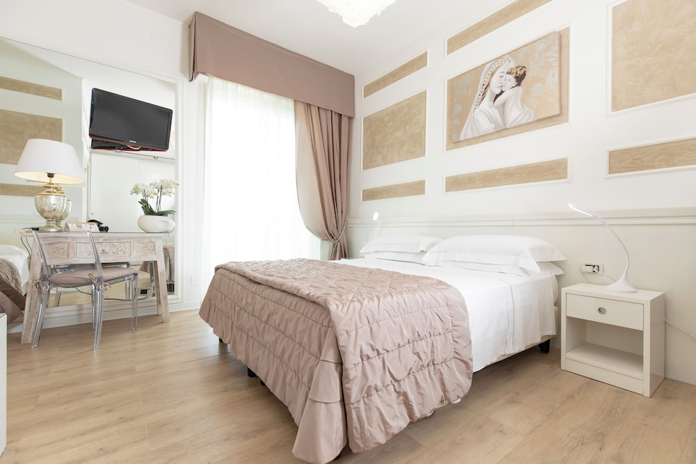 Hotel Alexander — hotel in Milano Marittima