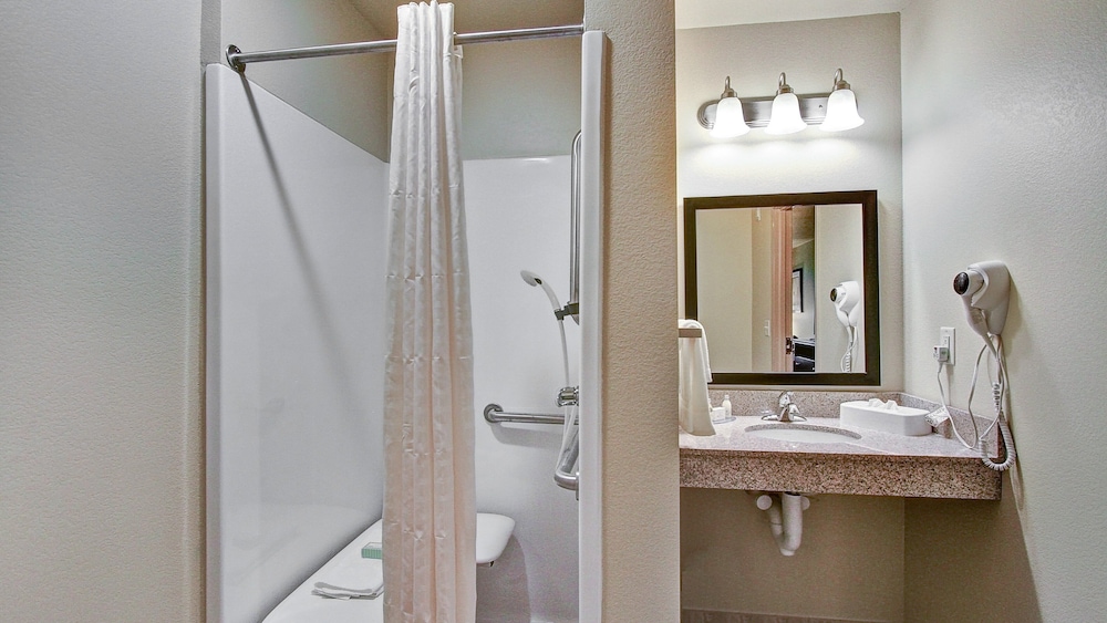 Cobblestone Hotel & Suites Pulaski Green Bay - photo 36