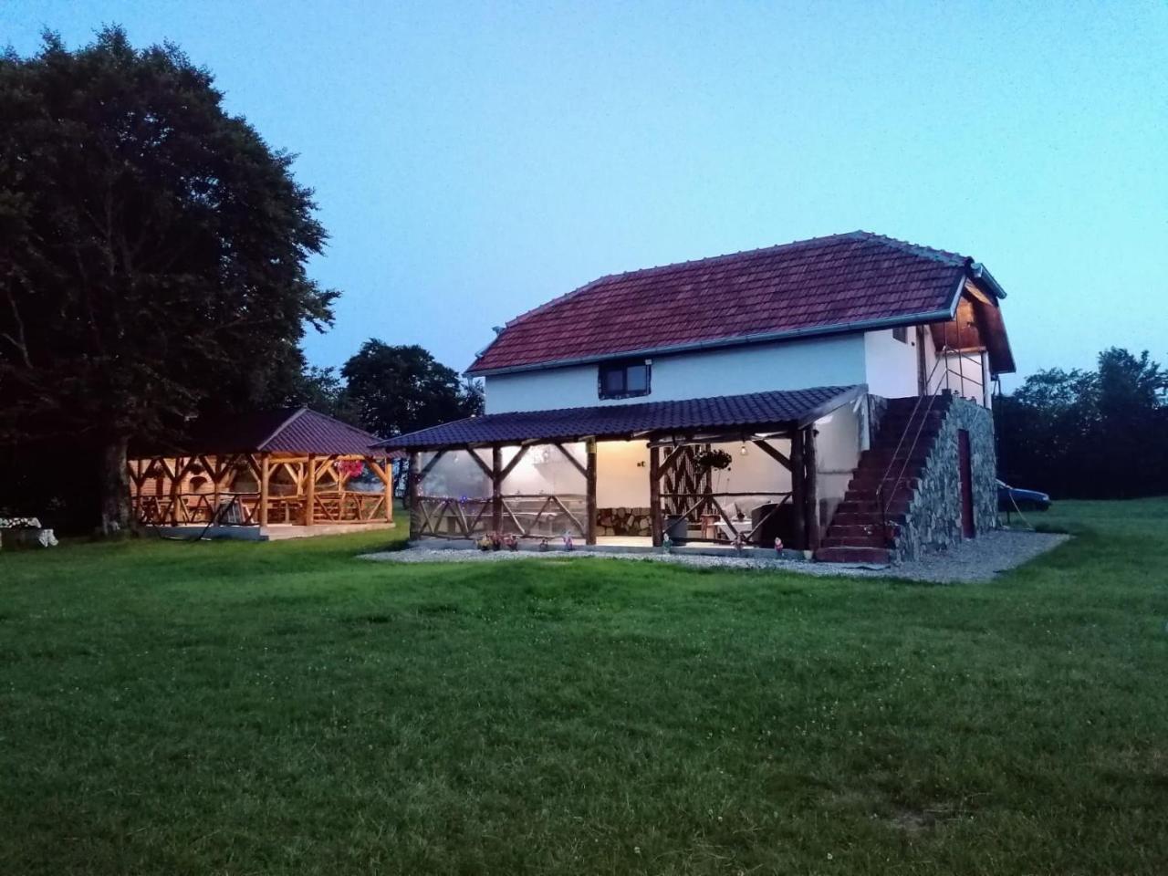 Cabana Bradu Moșului - last minute hotel in Teregova
