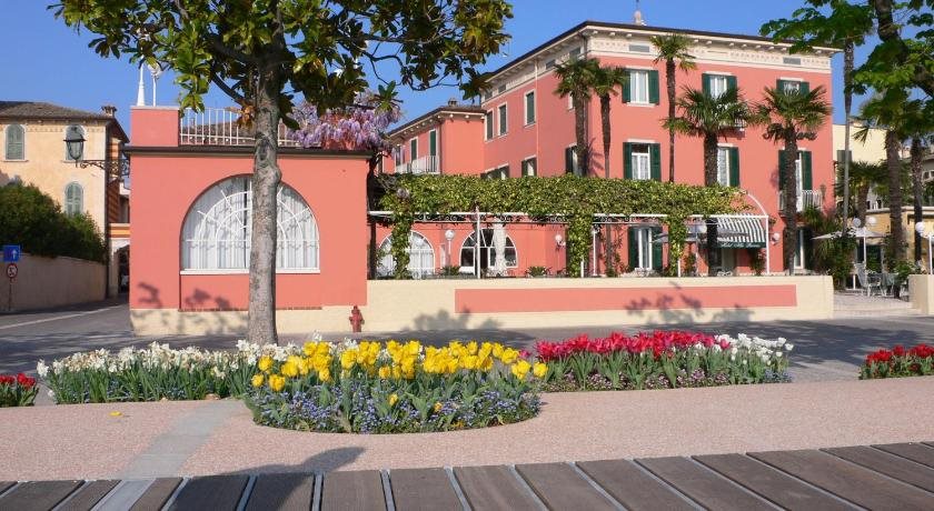 Hotel Alla Riviera in Bardolino, Italy