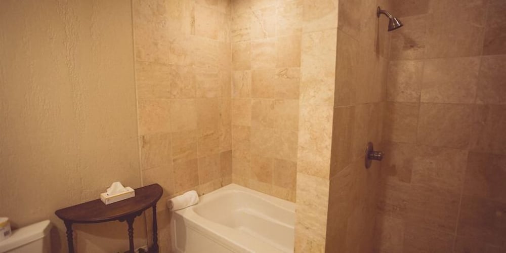 Niagara Crossing Hotel & Spa - photo 20