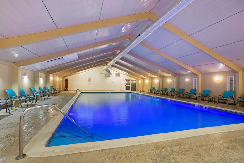 La Quinta Inn & Suites by Wyndham Springfield MA - photo 7