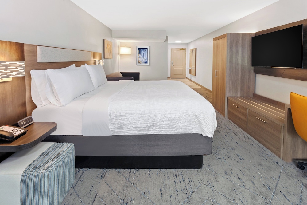 Holiday Inn Express & Suites Port Washington by IHG - photo 13