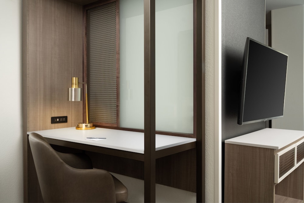 Springhill Suites By Marriott Overland Park - photo 6