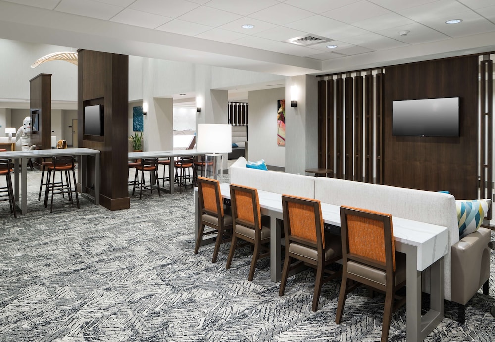 Hampton Inn & Suites Cape Canaveral Cruise Port - photo 7