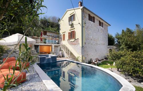 Amazing Home In Pula With Sauna — 4-Star Luxury Hotel in Pula, Croatia