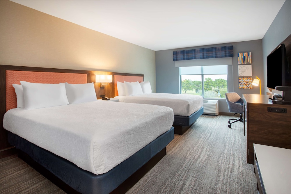 Hampton Inn & Suites North Port - photo 10