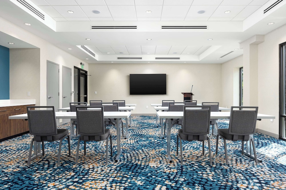 Hampton Inn Knoxville West At Cedar Bluff - photo 35