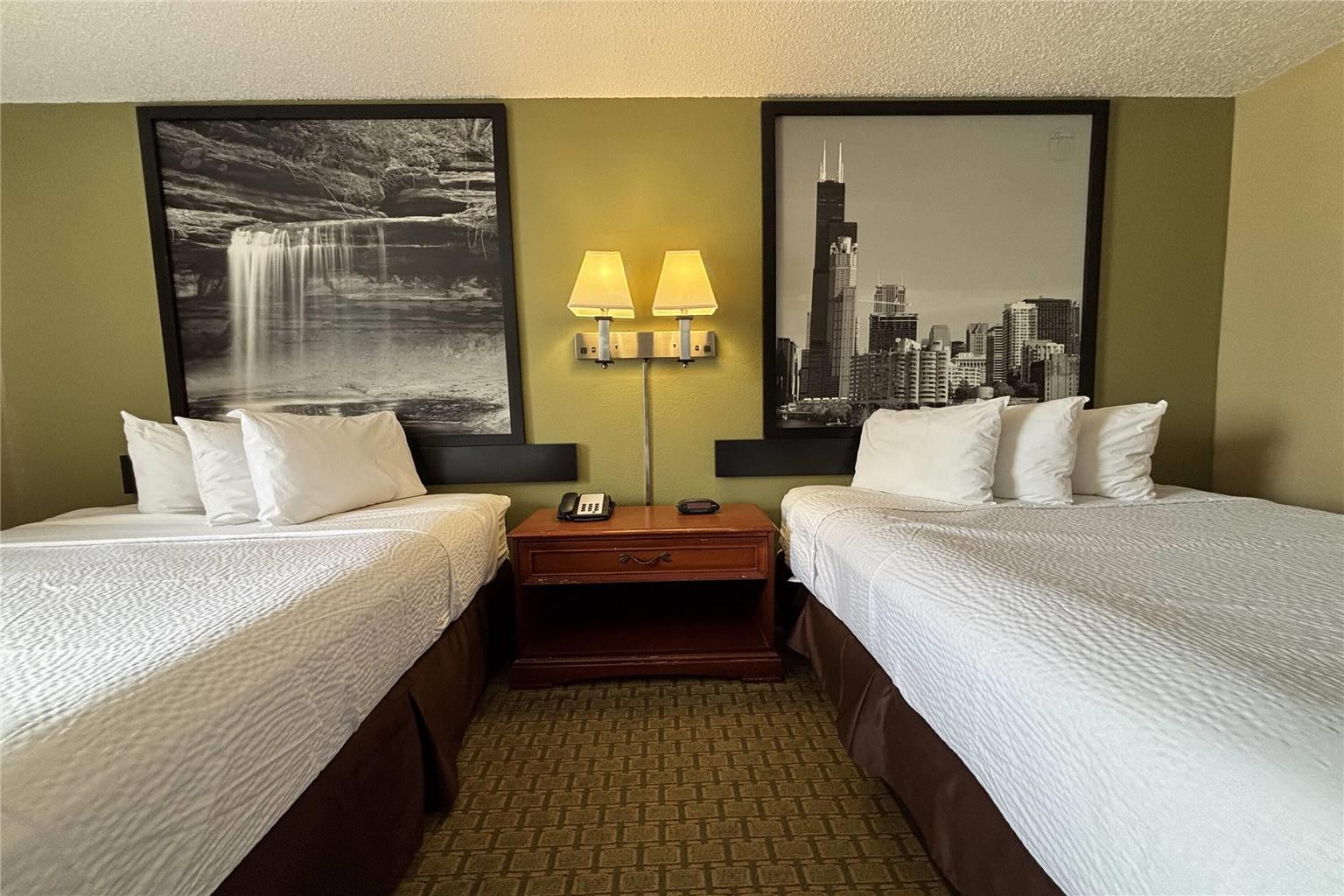 Super 8 by Wyndham Pontiac - photo 9