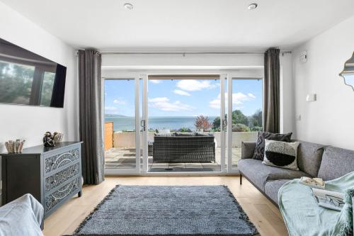 Osprey 3 The Cove Sea view On site pool — 4-Star Luxury Hotel in Brixham, United Kingdom