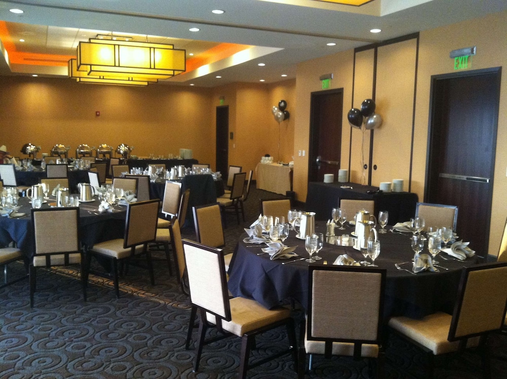 Embassy Suites by Hilton Salt Lake West Valley City - photo 80