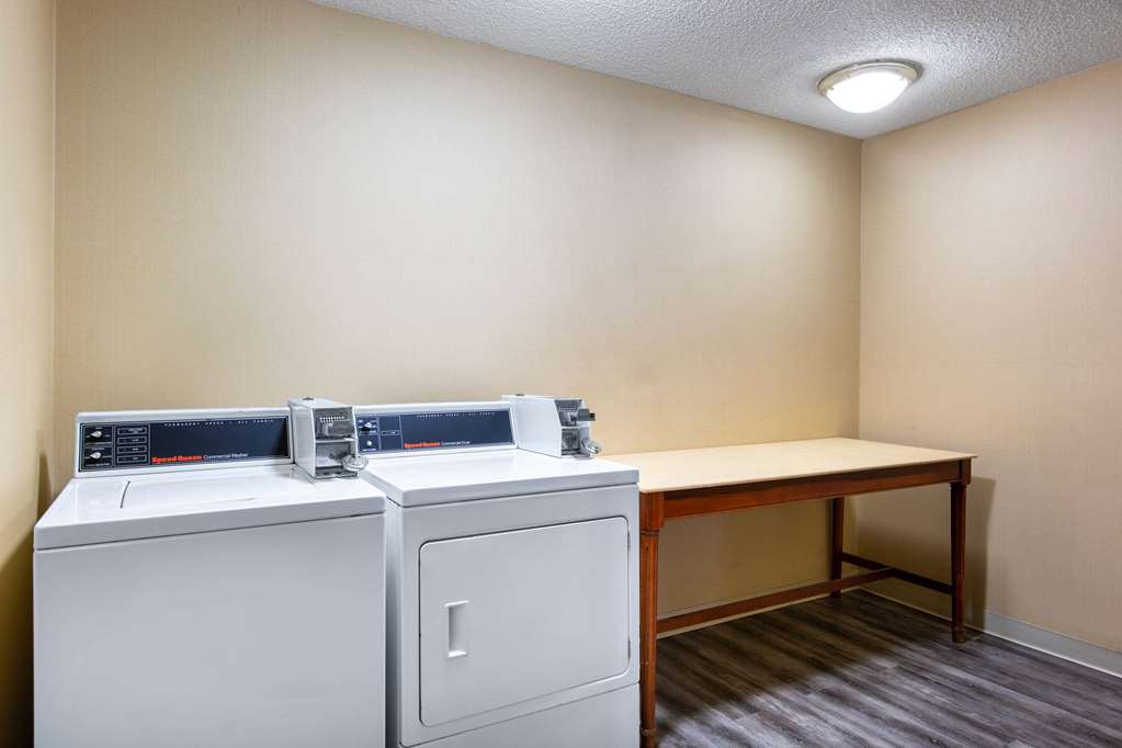 Super 8 by Wyndham Salina I 70 - photo 38