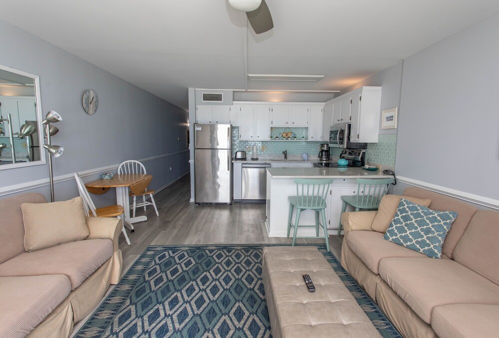 Royal Garden Resort 705 2 Bedroom Condo by RedAwning - photo 21