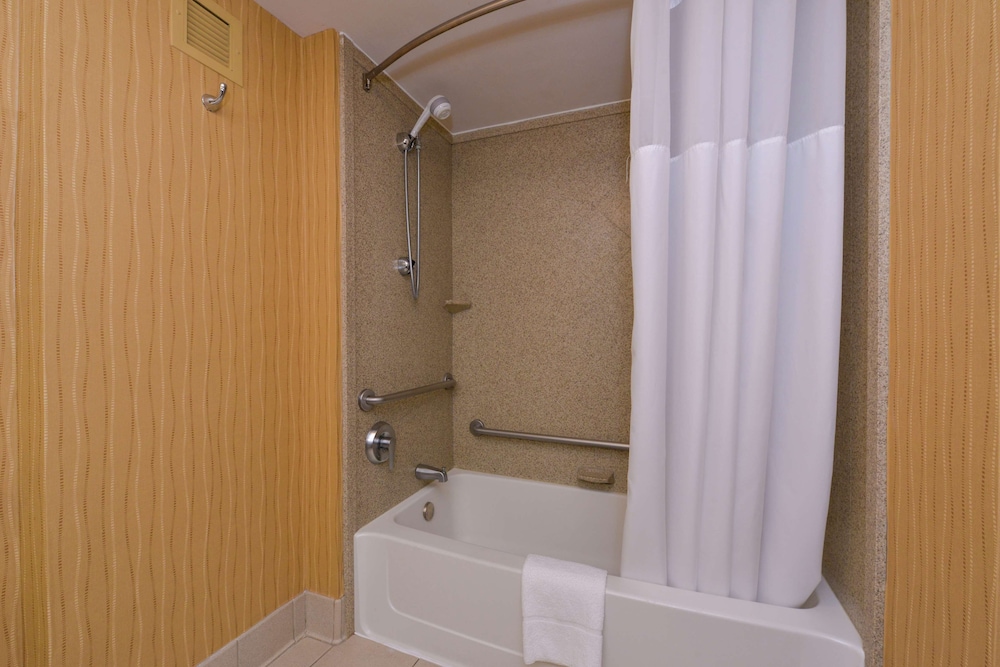 Hampton Inn Frederick - photo 24