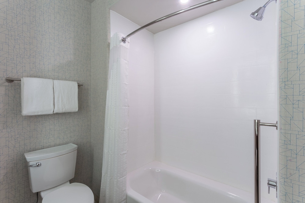 Holiday Inn Express Hotel & Suites Rockford Loves Park by IHG - photo 15