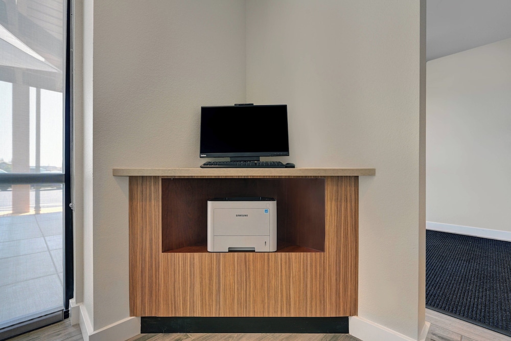 TownePlace Suites by Marriott Sacramento Airport Natomas - photo 37
