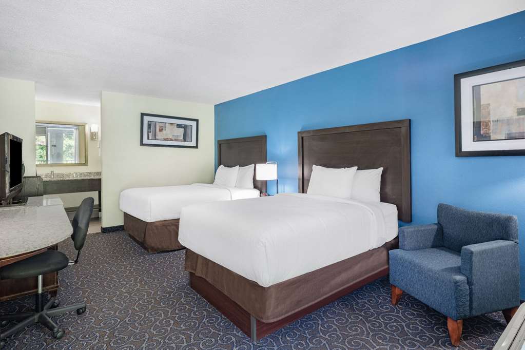 Days Inn and Suites by Wyndham Oxford - photo 29
