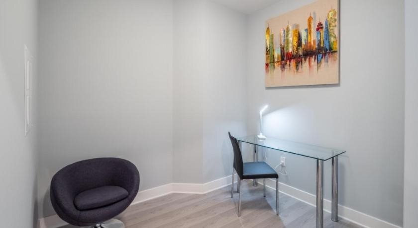 Global Luxury Suites At - photo 14