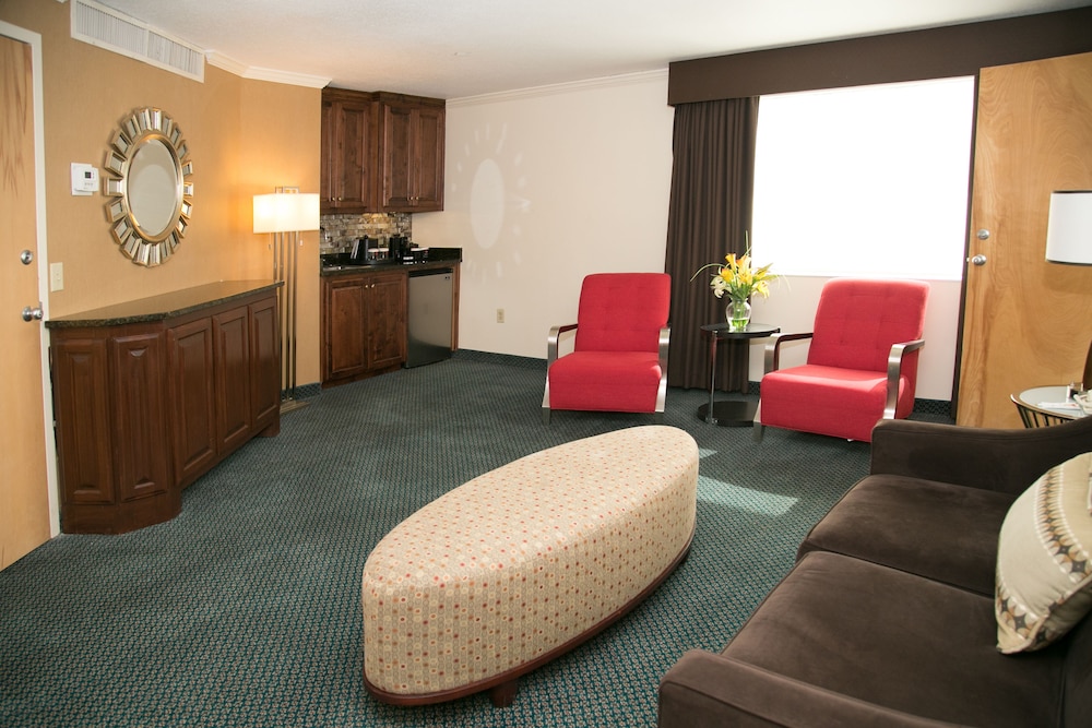 The University of Georgia Center for Continuing Education & Hotel - photo 42