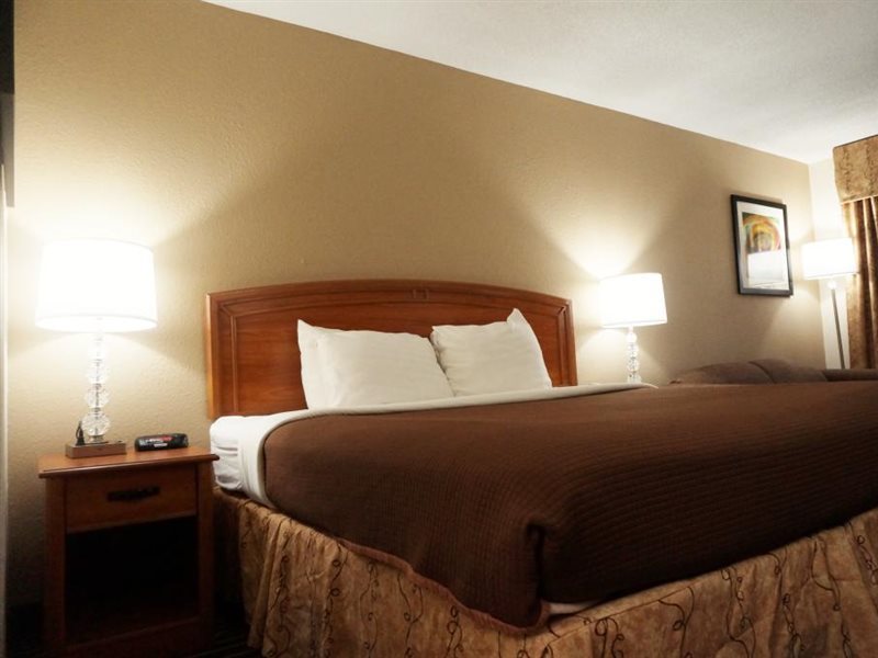 Howard Johnson by Wyndham Greensboro Near the Coliseum — hotel in Greensboro