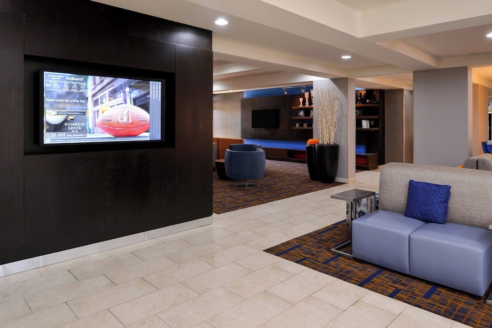 Country Inn & Suites by Radisson Brown Deer Milwaukee North - photo 28