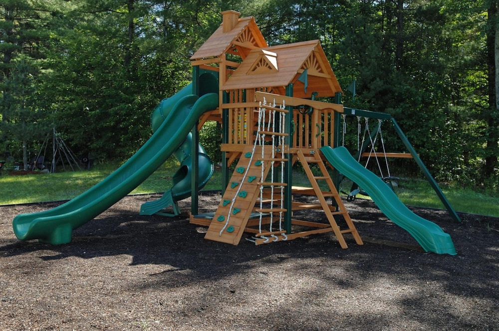 Saco River Motor Lodge & Suites - photo 22