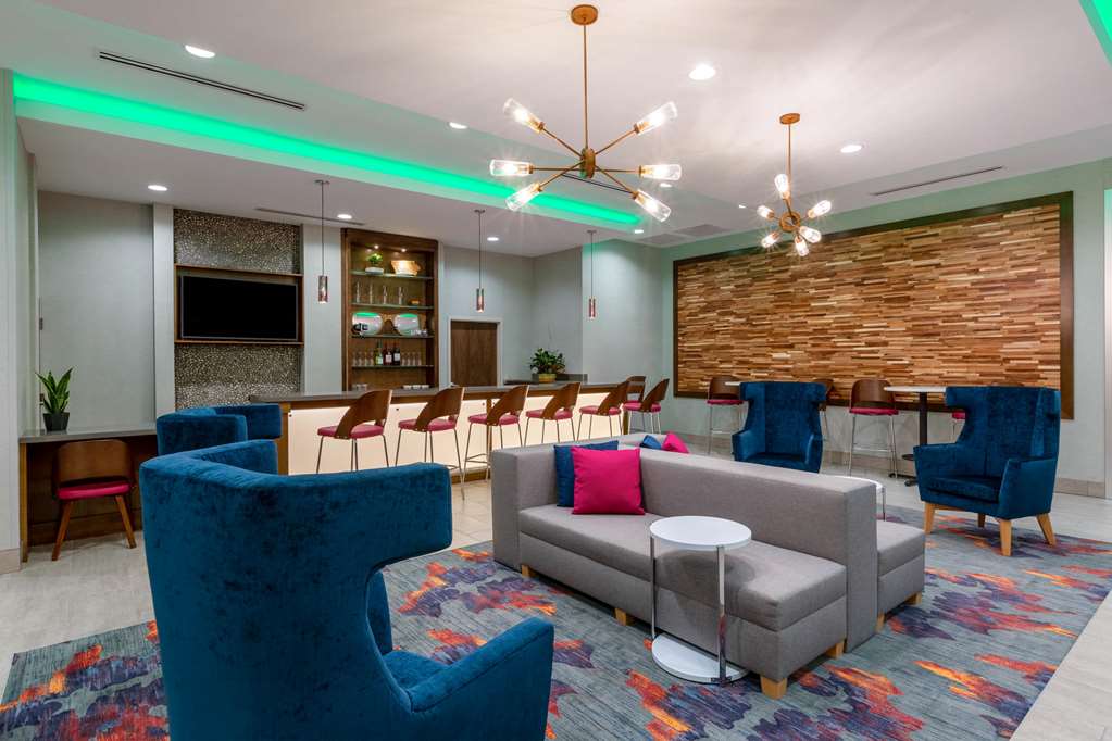 La Quinta by Wyndham Altoona Des Moines - photo 34