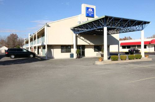 Carbondale Value Inn & Suites - photo 2