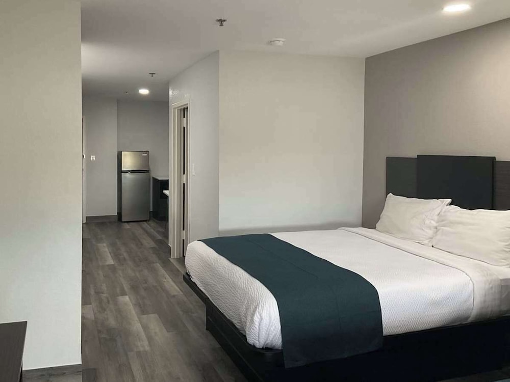 Studio 6 Suites Brenham TX - photo 15