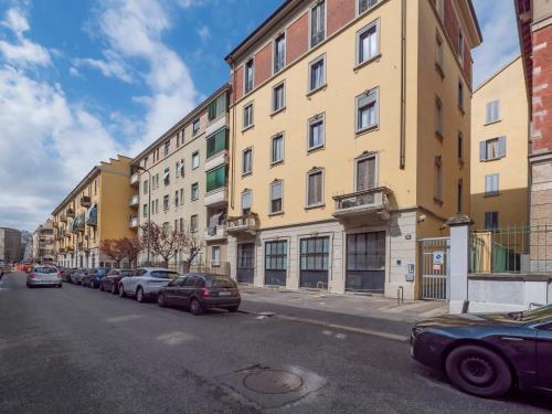 Youhosty Modern Portello Apartment — 4-Star Luxury Hotel in Milan, Italy