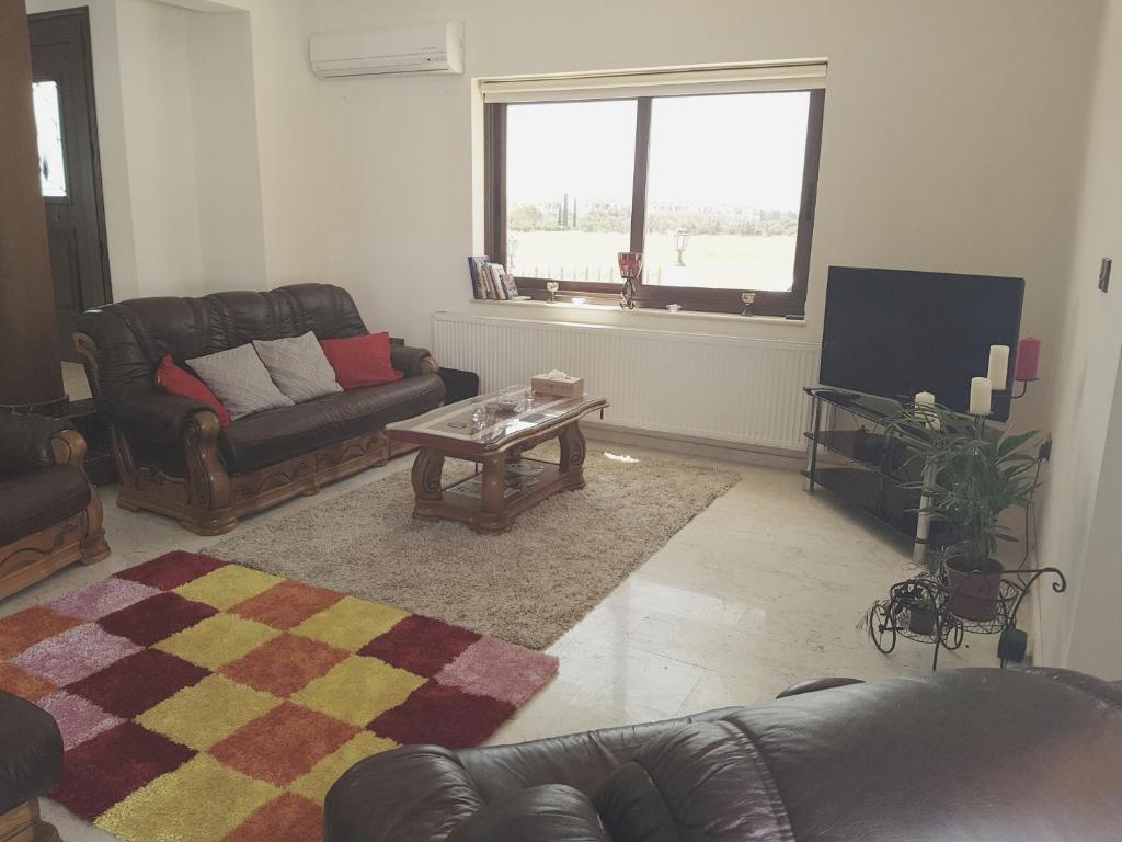 Larnaca Mansion Ideal for 3 Families Or More