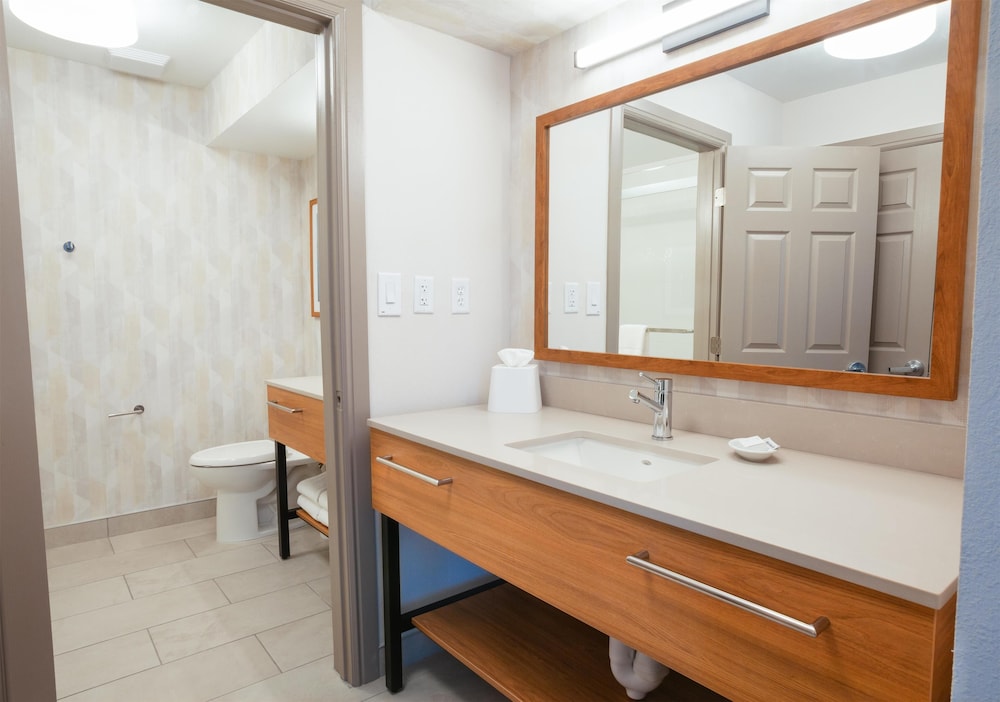 Hampton Inn Salt Lake City North - photo 30