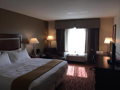 Holiday Inn Express Hotel & Suites Glendive