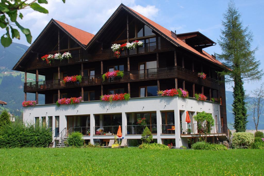 Apart Garni Innerwiesn — 4-Star Luxury Hotel in Mayrhofen, Austria