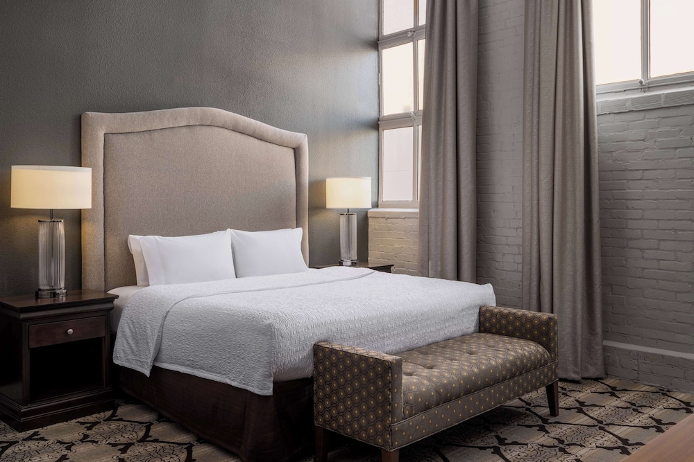 Hampton Inn and Suites New Orleans Convention Center - photo 33
