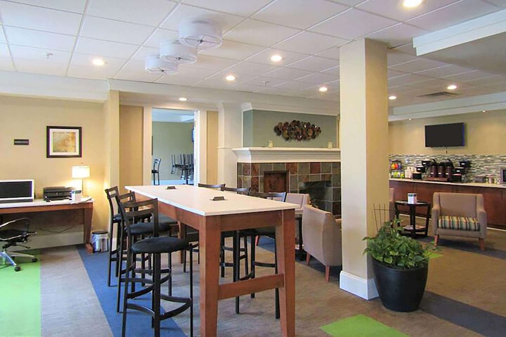 Days Inn By Wyndham Cedartown GA - photo 3