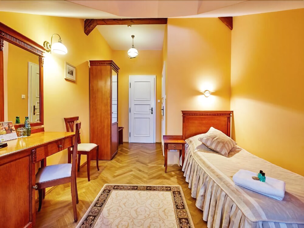 Folwark Łochów - last minute hotel in Lochow